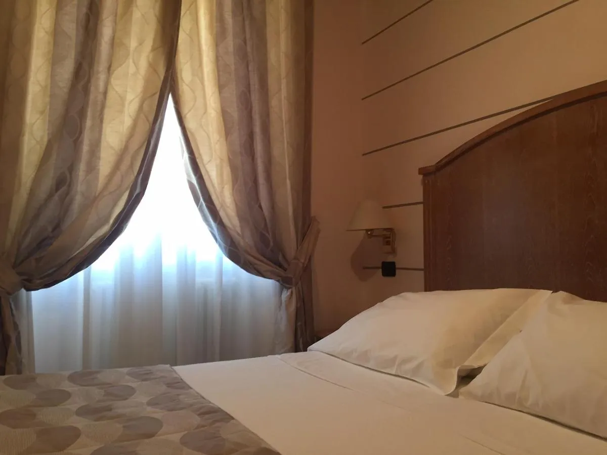 Hotel Ligure Alassio 4*,