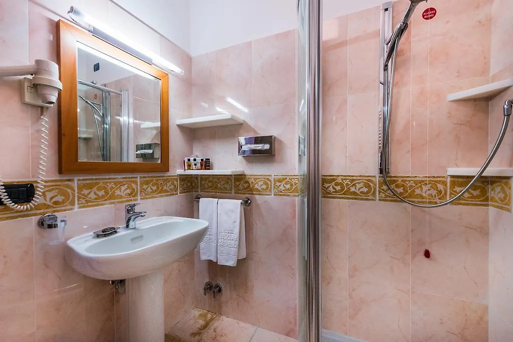 Hotel Ligure Alassio Italia